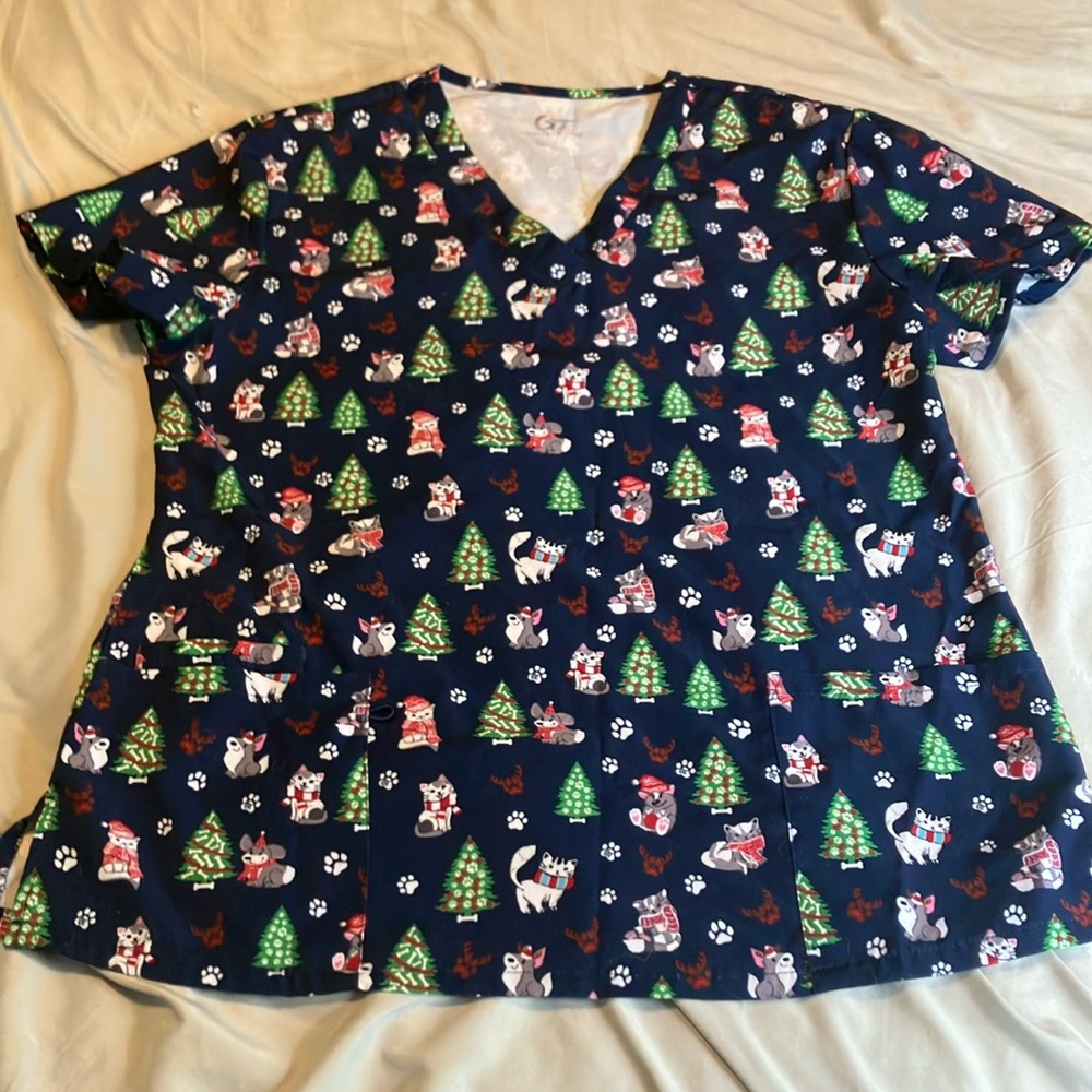 Christmas puppy and kitten scrub top.